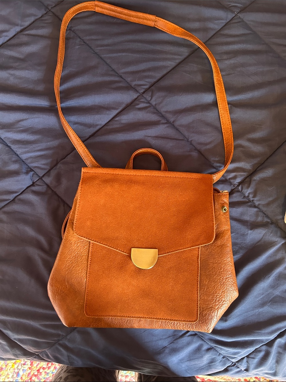 Moda Luxe Cognac Crossbody Bag with Gold-Tone Clasp